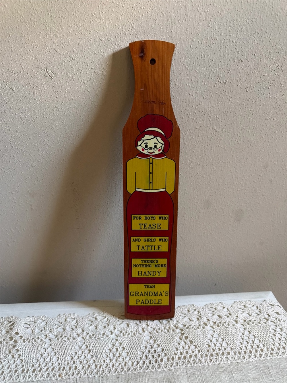Vtg Grandma's Paddle Gift
Novelty Wood, Funny, Wall Art Folk Art Branson MO